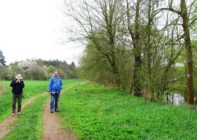 Vlevo borci, vpravo Radbúza -