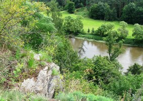 Skalní vyhlídka od zříceniny Věžka