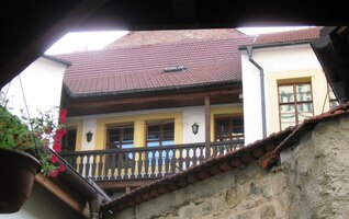 Ale není nám tady toho dosti