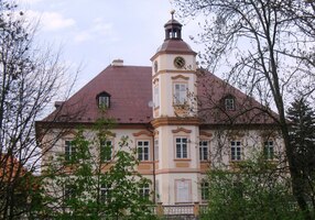 Zámek ve Štěnovicich