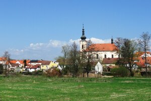 a tady už kostel ve Městě Touškov
