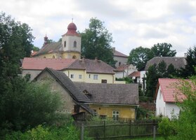 V Krašovicích přecházíme řeku Třemošnou