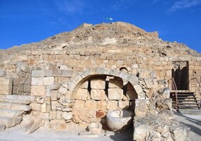 a zde zase hrnčířské dílny