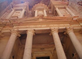 (známá z filmů s Indiana Jonesem)