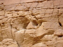 Těžilo se zde za 19. a 20.dynastie (tedy dost dávno)