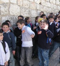 Veselí arabských školáků se zde mísí