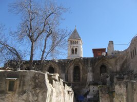 a vyjdete schodištěm na střechu Chrámu
