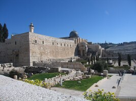15.3. - čekání ve frontě před zdmi jerusalemského Starého města