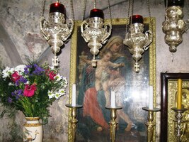 Kadidla a svítidla z mosazi, mědi a stříbra