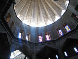 a odtud asi přišlo andělské zvěstování pro Pannu Marii