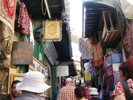 a postrádá tím jakoukoliv pietnost