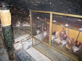 kaplí s oltářem Klanění tří králů