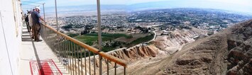 Panorama okolí Jericha z jeho balkonu