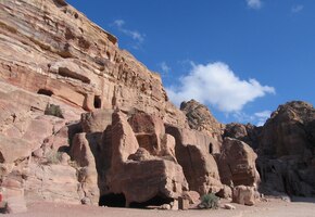 až k ústí soutěsky, kde mi arabský kluk řekl: