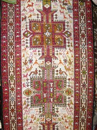 plným exotického zboží