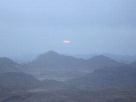 abychom zde přivítali východ slunce. První jarní!