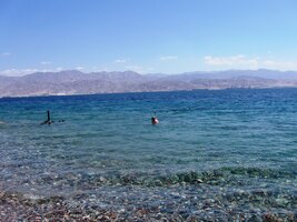 Voda je frišná, koupou se jen otužilci