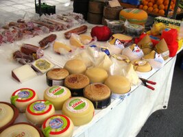 kde se právě konají nedělní trhy