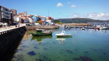 a přijel až do přístavu na konci světa