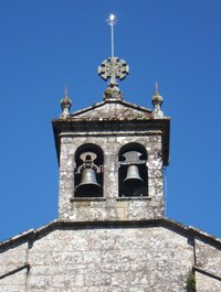 je románský a patří ke klášteru