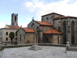 Tohle je románský kolos kostela sv.Františka