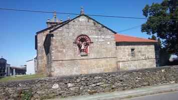 na tento románský kostelík