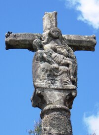 s velkým poutním křížem