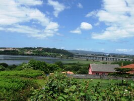 k dalekým výhledům na záliv