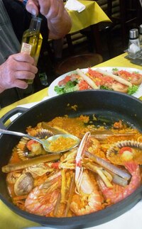 a přidali pánev Paelly Marisco,