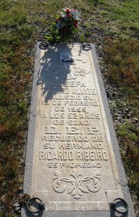 se starými hroby v okolí