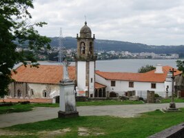 až ke kostelu Igrexa San Martiňo de Xubia