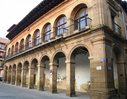 a pak na dalším - Plaza del Coso s výstavním palácem Balcon de Toros