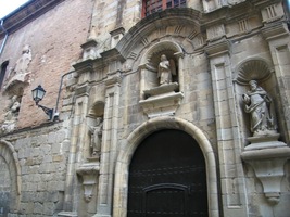 a starým klášterem Convento de la Trinidad,