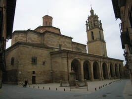 s kostelem Iglesia de Santa Maria,