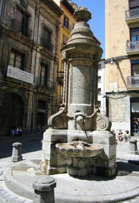 a kolem zajímavých zákoutí přijdete