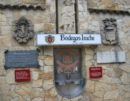 Z pramene Fuente de vino tu teče, věřte nevěřte, výborné víno!