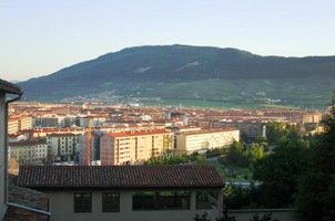 A to už jste "doma" (ranní pohled na město z oken ubytovny)