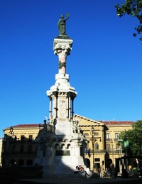 Náměstí (bulvár) Passeo de Sarasate s palácem Navarra