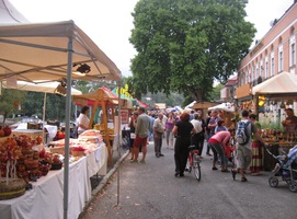 My ale míříme za světskými radovánkami