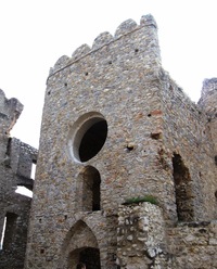 Byla obytná a měli tu i kapli,