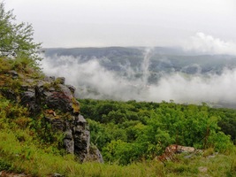 na které hrad Pajštún stojí