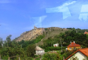 Nad vsí je cenný románský kostelík sv.Michala