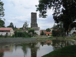 Donžonová věž zříceniny v Jenštějně