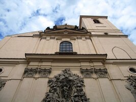 a pak velký skok až sem do Prahy