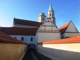 Klášter Johanitů s chrámem a ruinami hřbitova