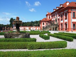 Slunili jsme se v areálu Trojského zámku