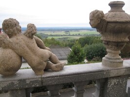 je viditelný až z daleké Horní Stropnice