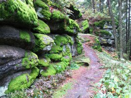 až dolů k parkovišti