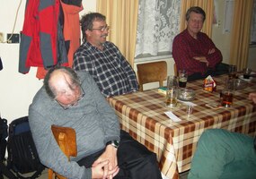 a pak se zalomil k posilující dřímotě