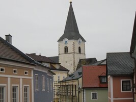 Kostel sv.Petra a Pavla pod náměstím